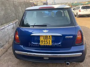 Mini Cooper 2010 Blue