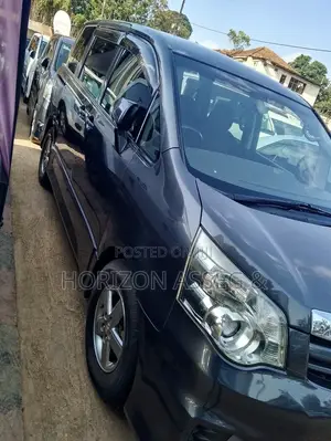 Toyota Noah 2.0 143hp AWD (8 Seater) 2010 Gray