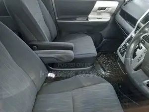 Toyota Noah 2.0 143hp AWD (8 Seater) 2010 Gray