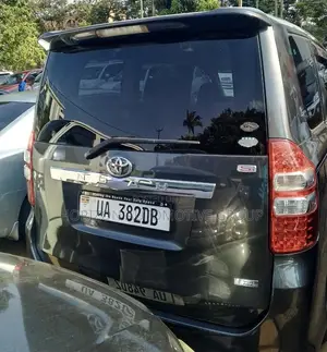 Toyota Noah 2.0 143hp AWD (8 Seater) 2010 Gray