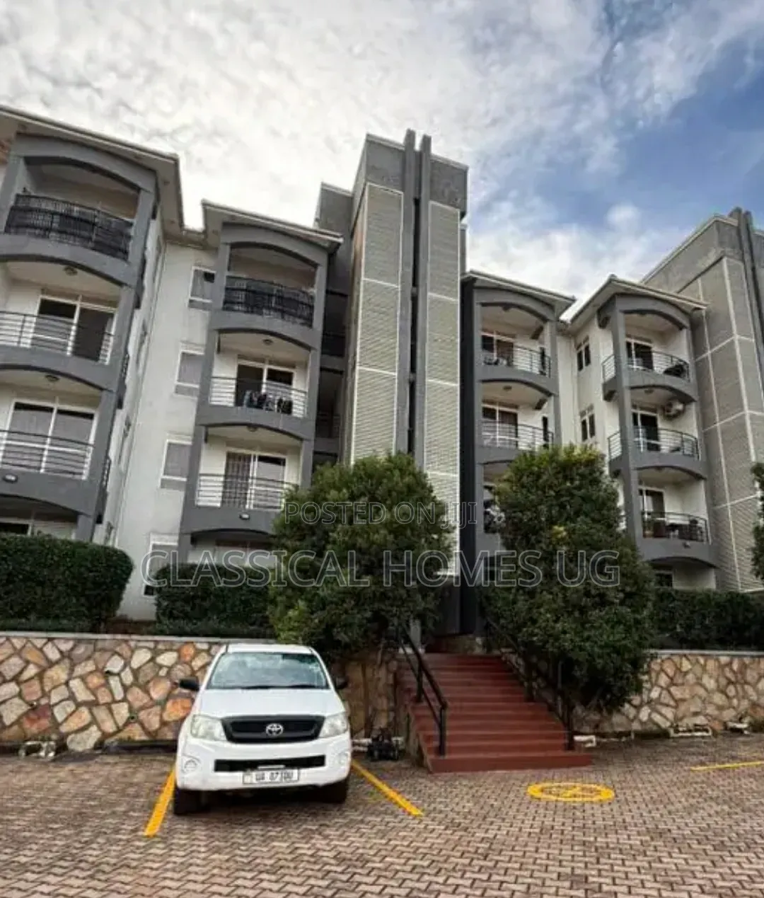 3bdrm Apartment in Lubowa Entebbe Road, Central Division for rent