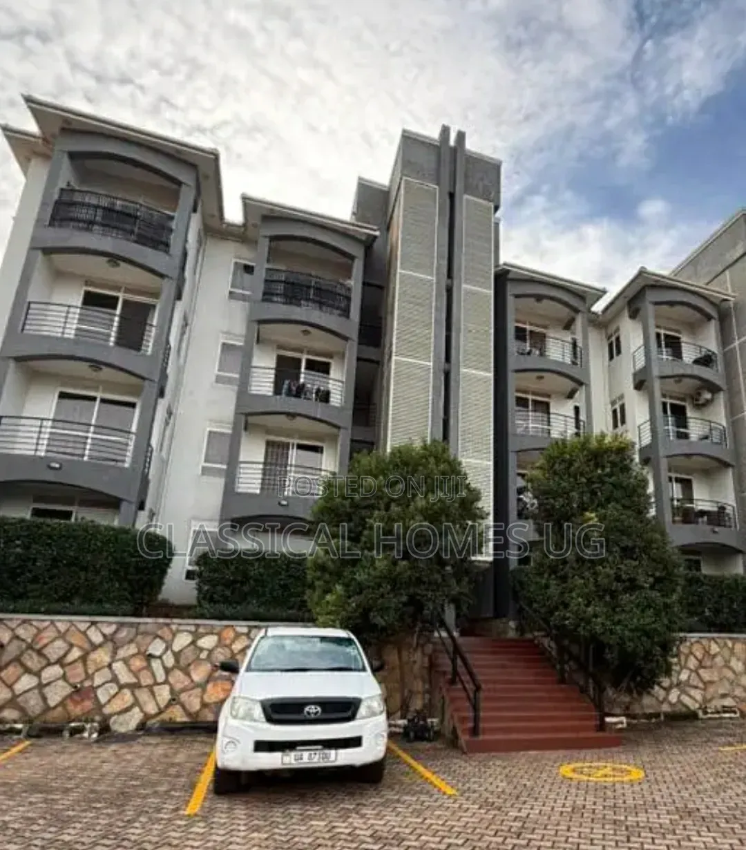 3bdrm Apartment in Lubowa Entebbe Road, Central Division for rent