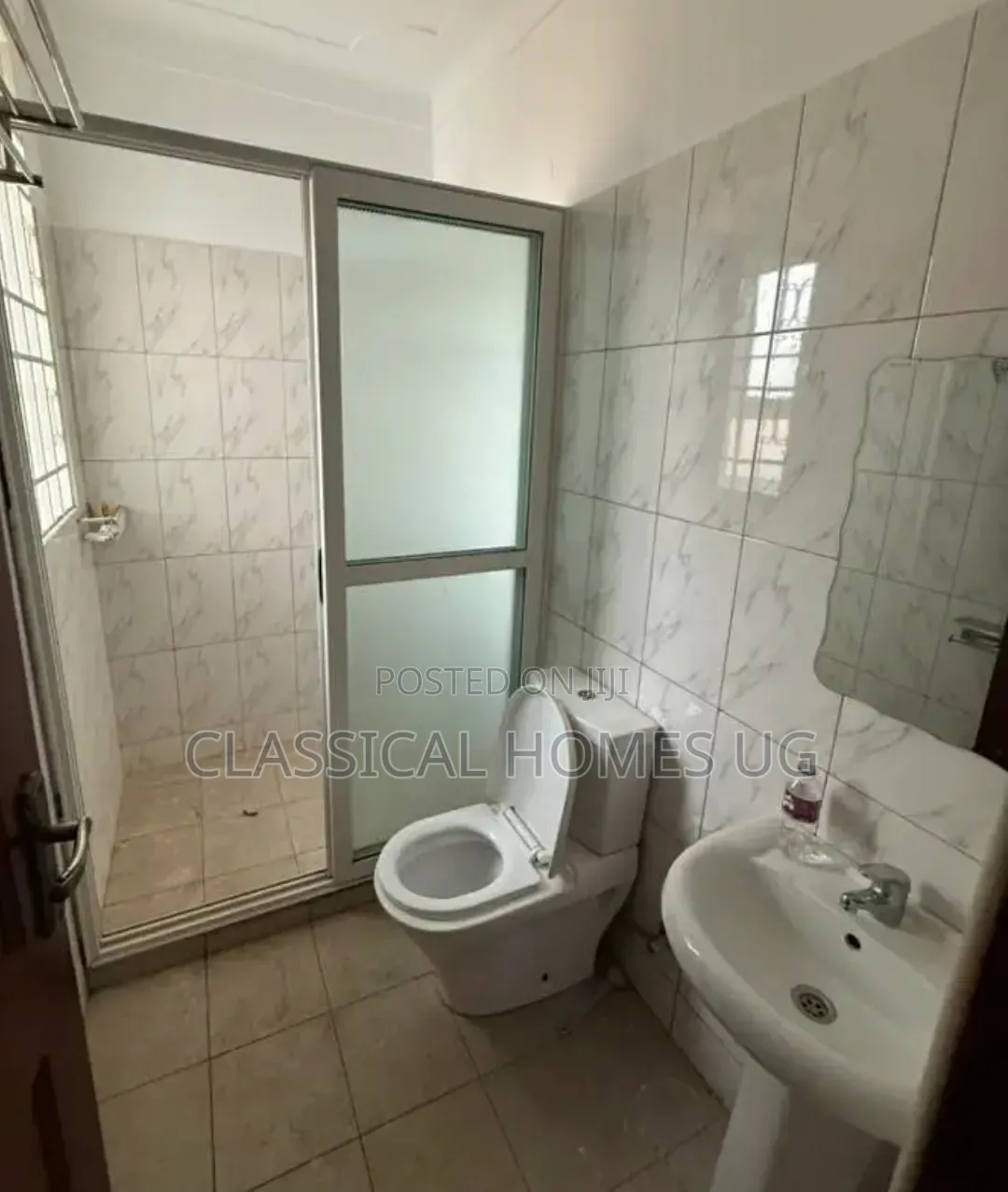 3bdrm Apartment in Lubowa Entebbe Road, Central Division for rent