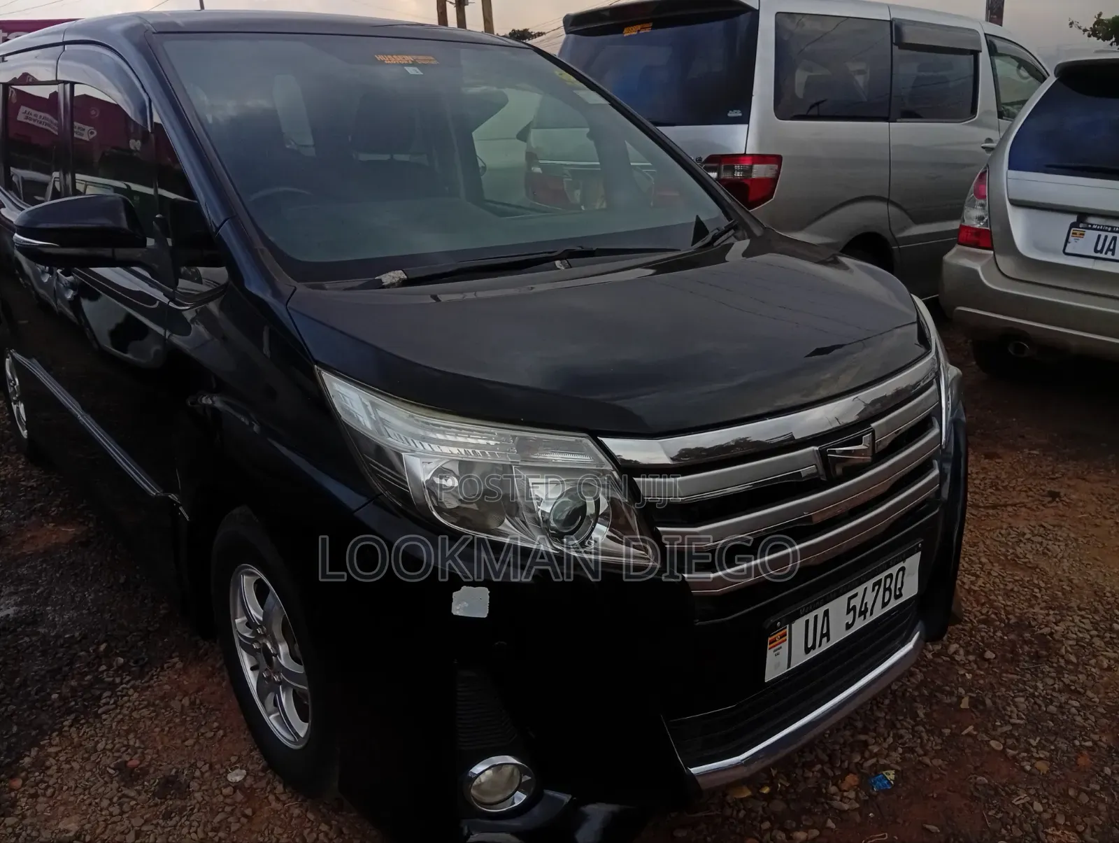 Toyota Noah 2.0 AWD (8 Seater) 2014 Black
