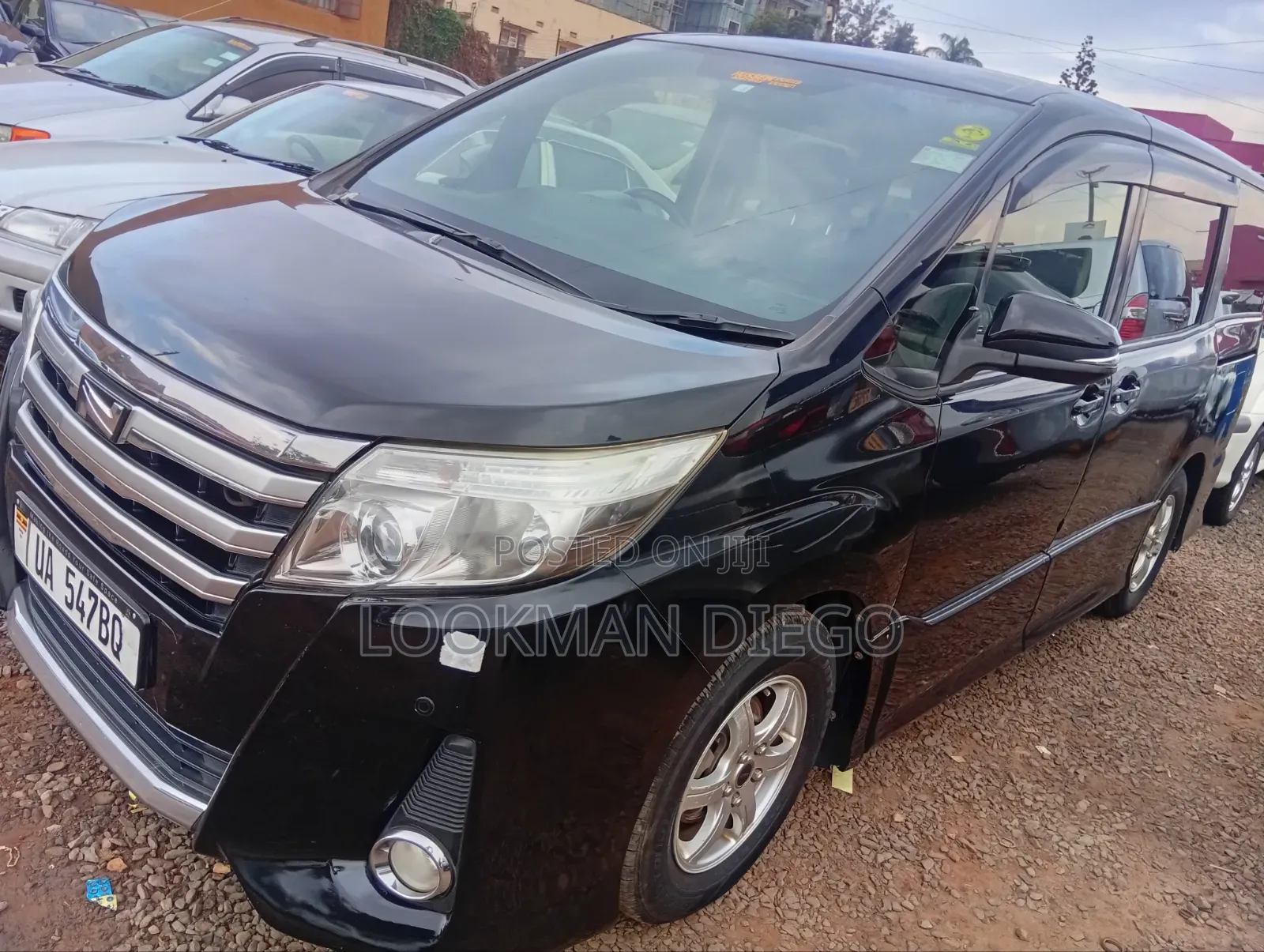 Toyota Noah 2.0 AWD (8 Seater) 2014 Black