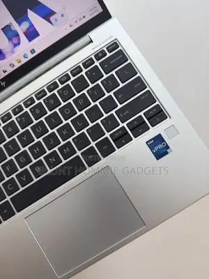Laptop HP EliteBook 830 G9 16GB Intel Core i7 SSD 256GB
