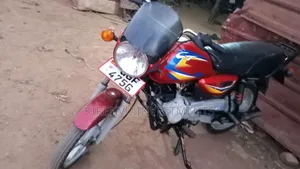 Bajaj CT 125X 2023 Red