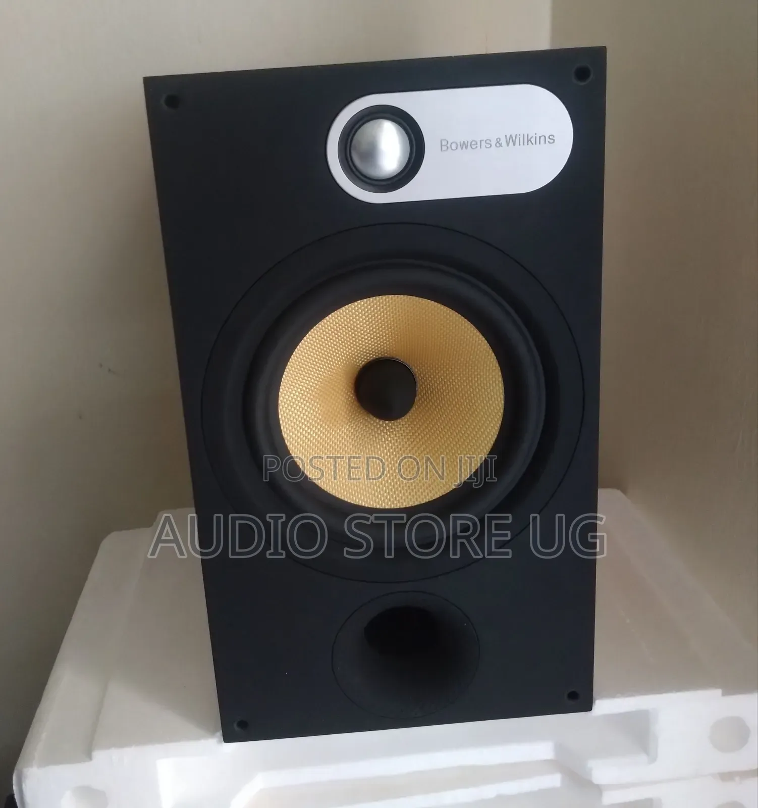 Bowers Wilkins High-End Speaker Set