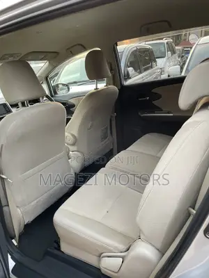 Toyota Wish 2010 Silver