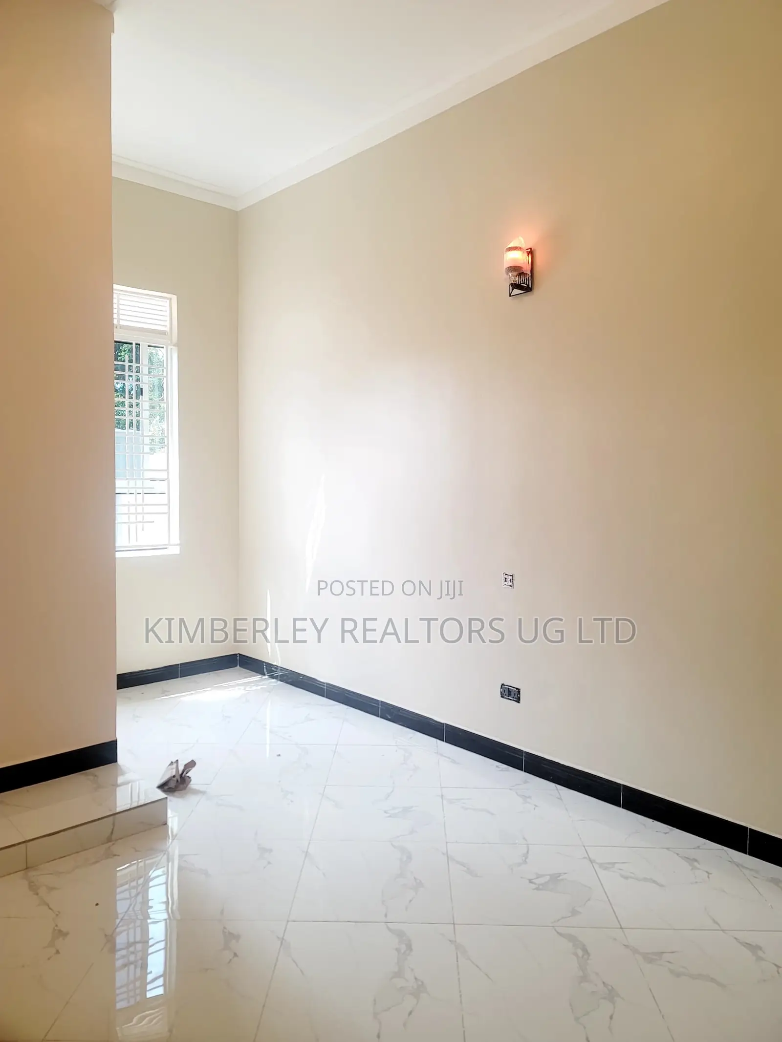 3bdrm House in Division A for sale