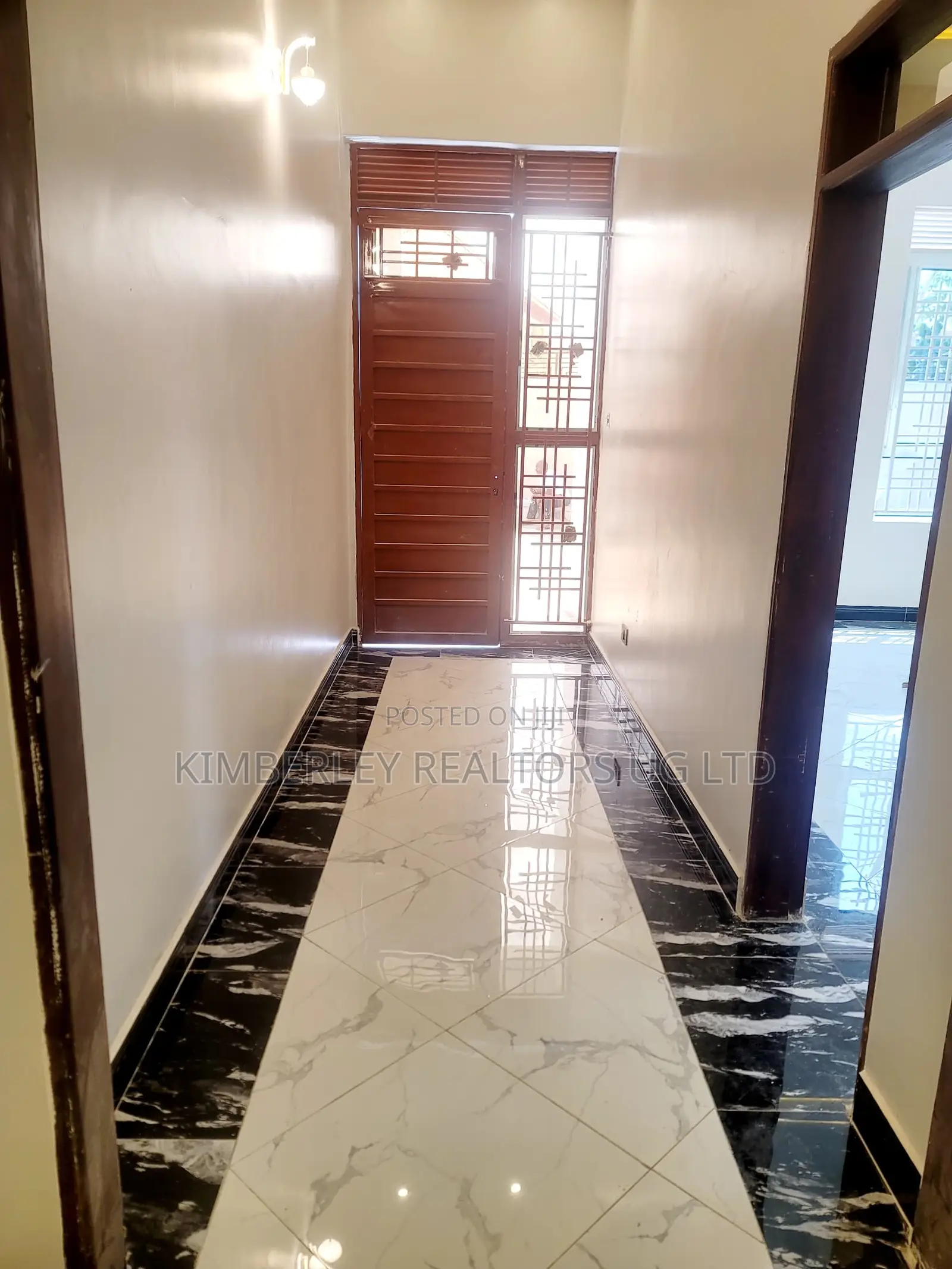 3bdrm House in Division A for sale