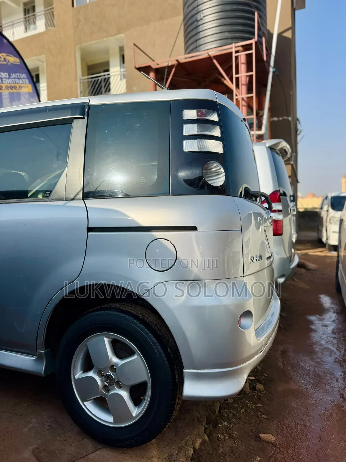 Toyota Sienta 2010 Silver