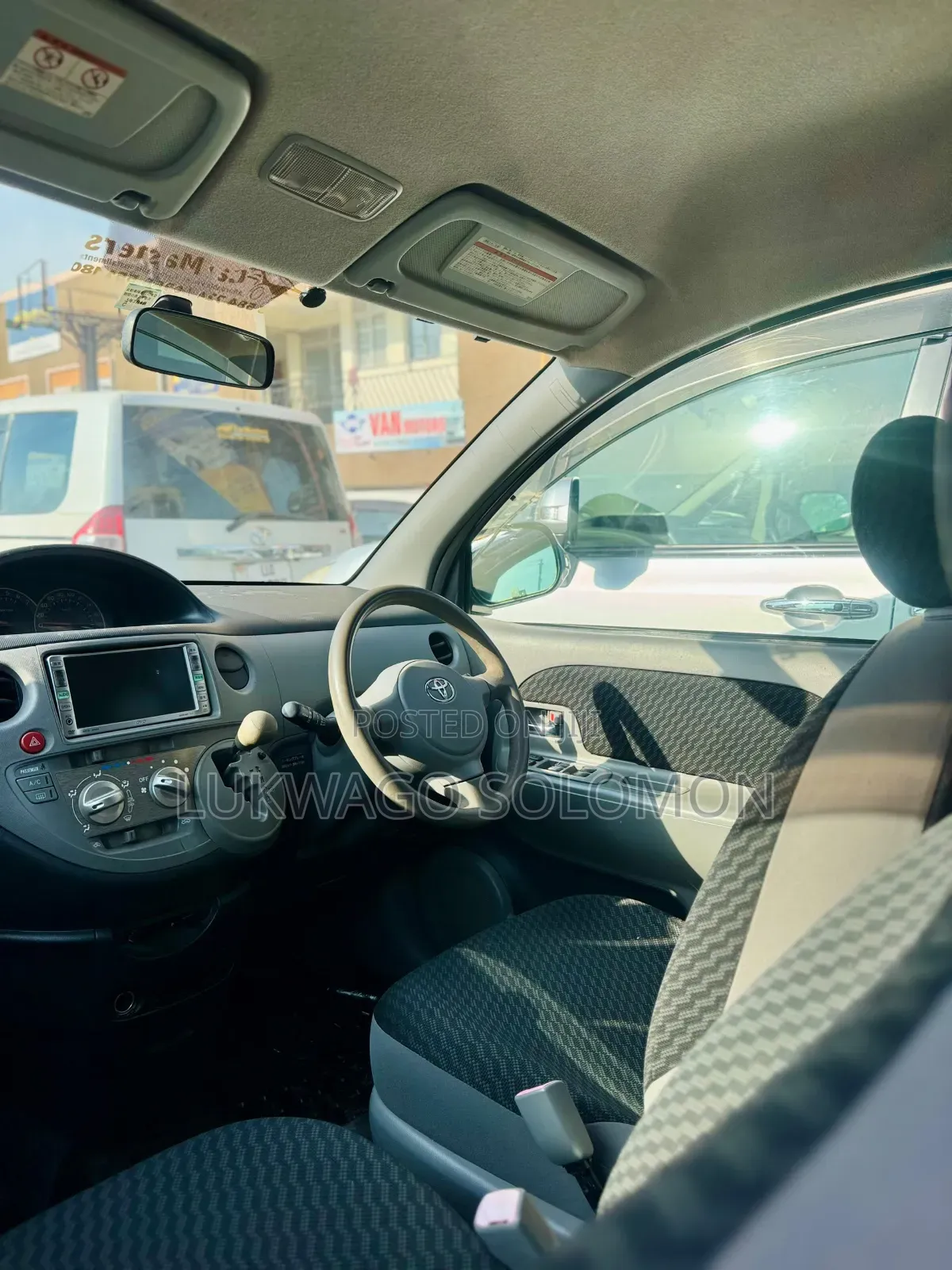 Toyota Sienta 2010 Silver