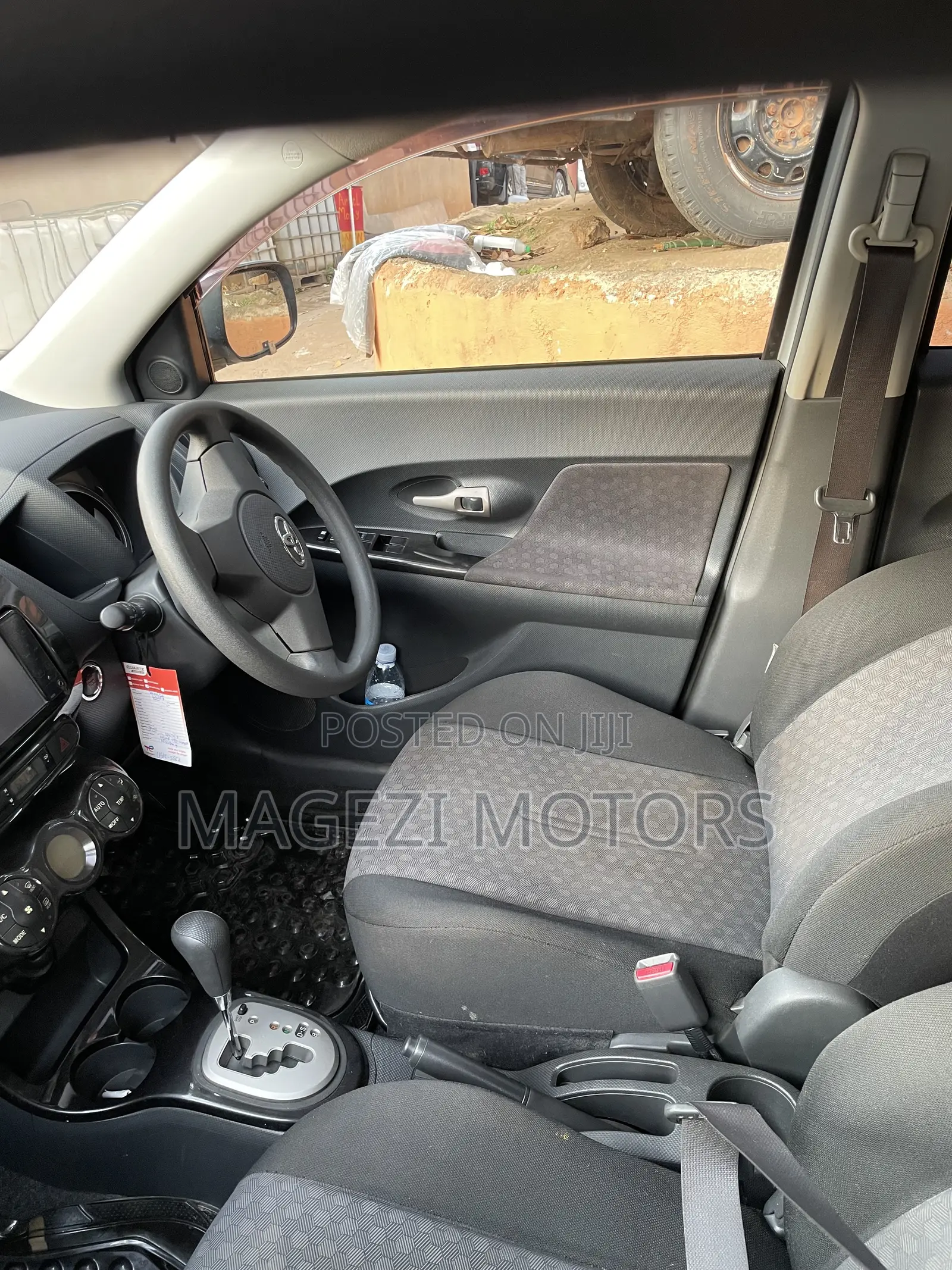 Toyota IST 2010 Silver