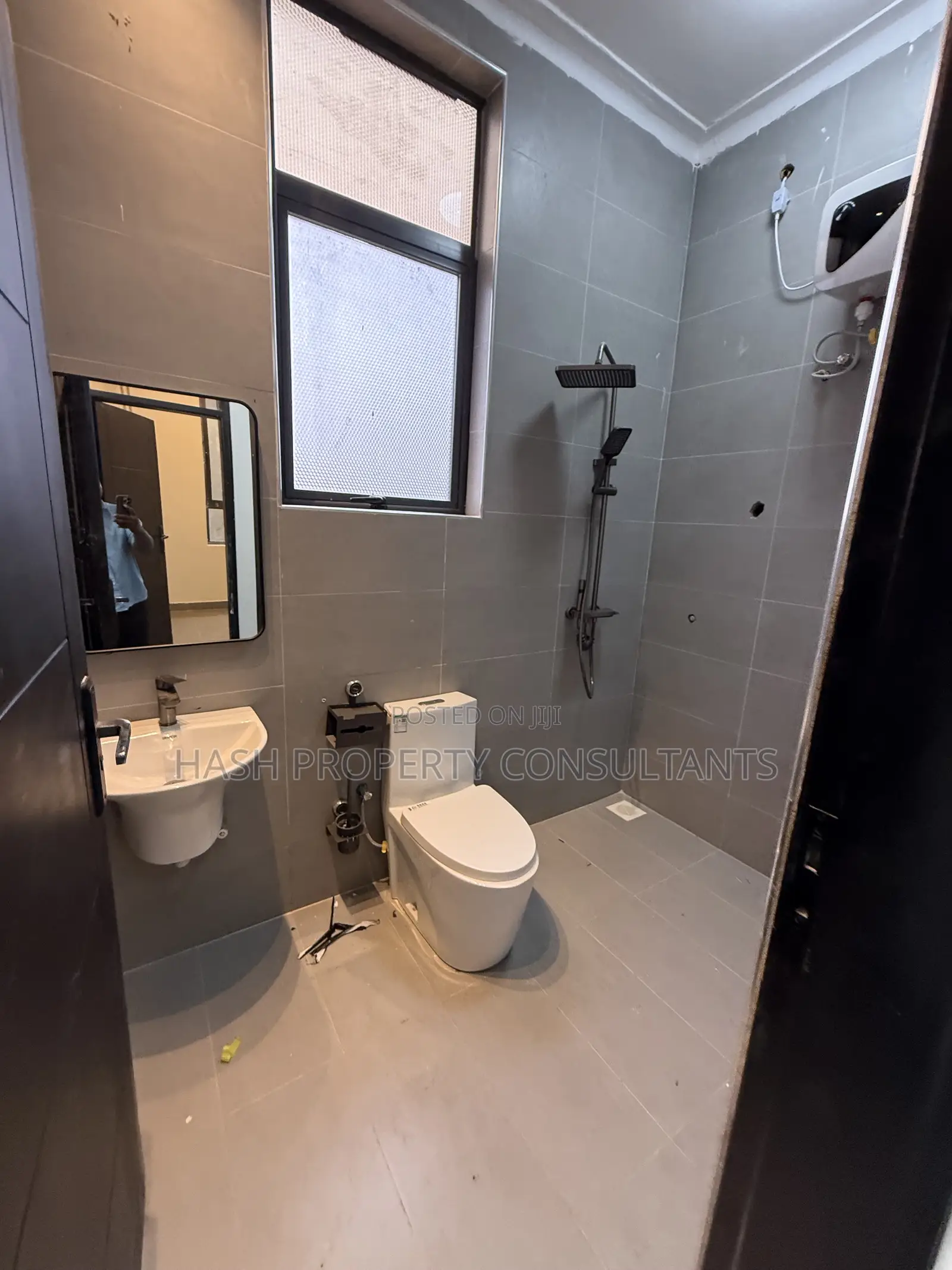 3bdrm Apartment in Muyenga, Central Division for rent