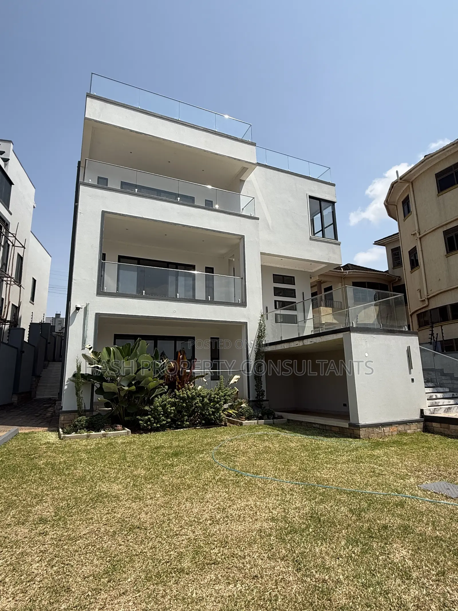 6bdrm Villa in Luxe, Central Division for sale