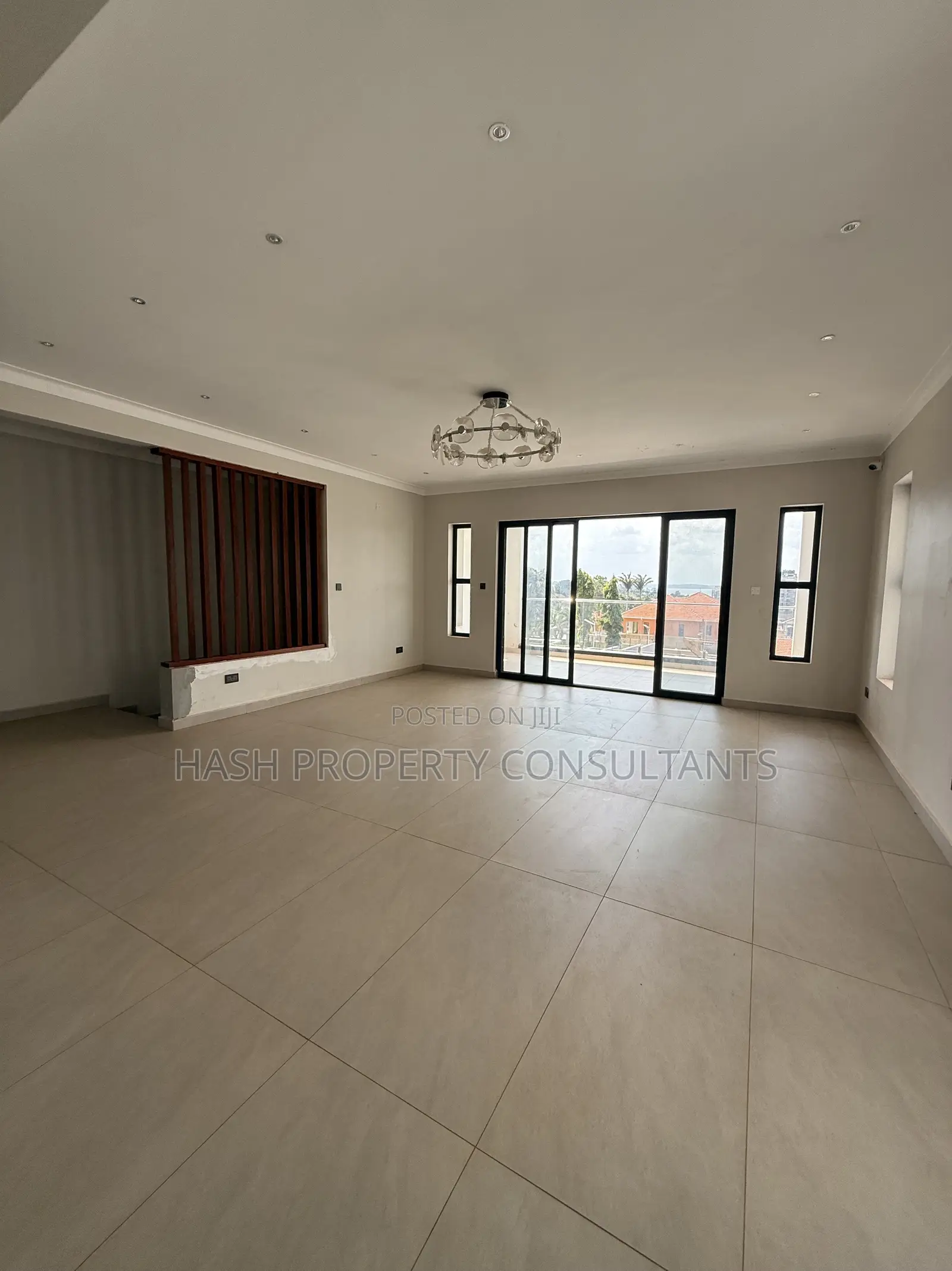 6bdrm Villa in Luxe, Central Division for sale