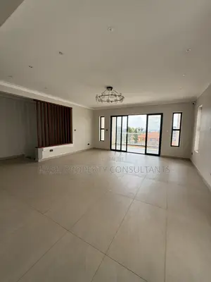 6bdrm Villa in Luxe, Central Division for sale