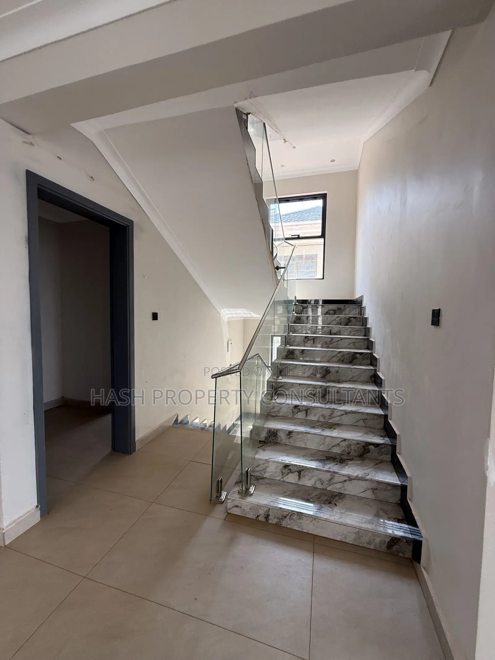 6bdrm Villa in Luxe, Central Division for sale