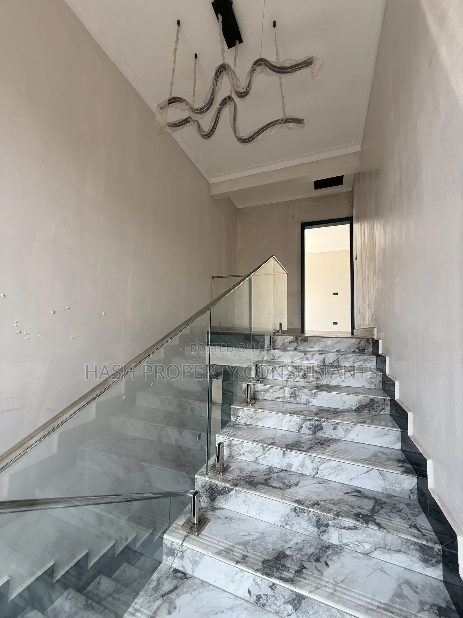 6bdrm Villa in Luxe, Central Division for sale