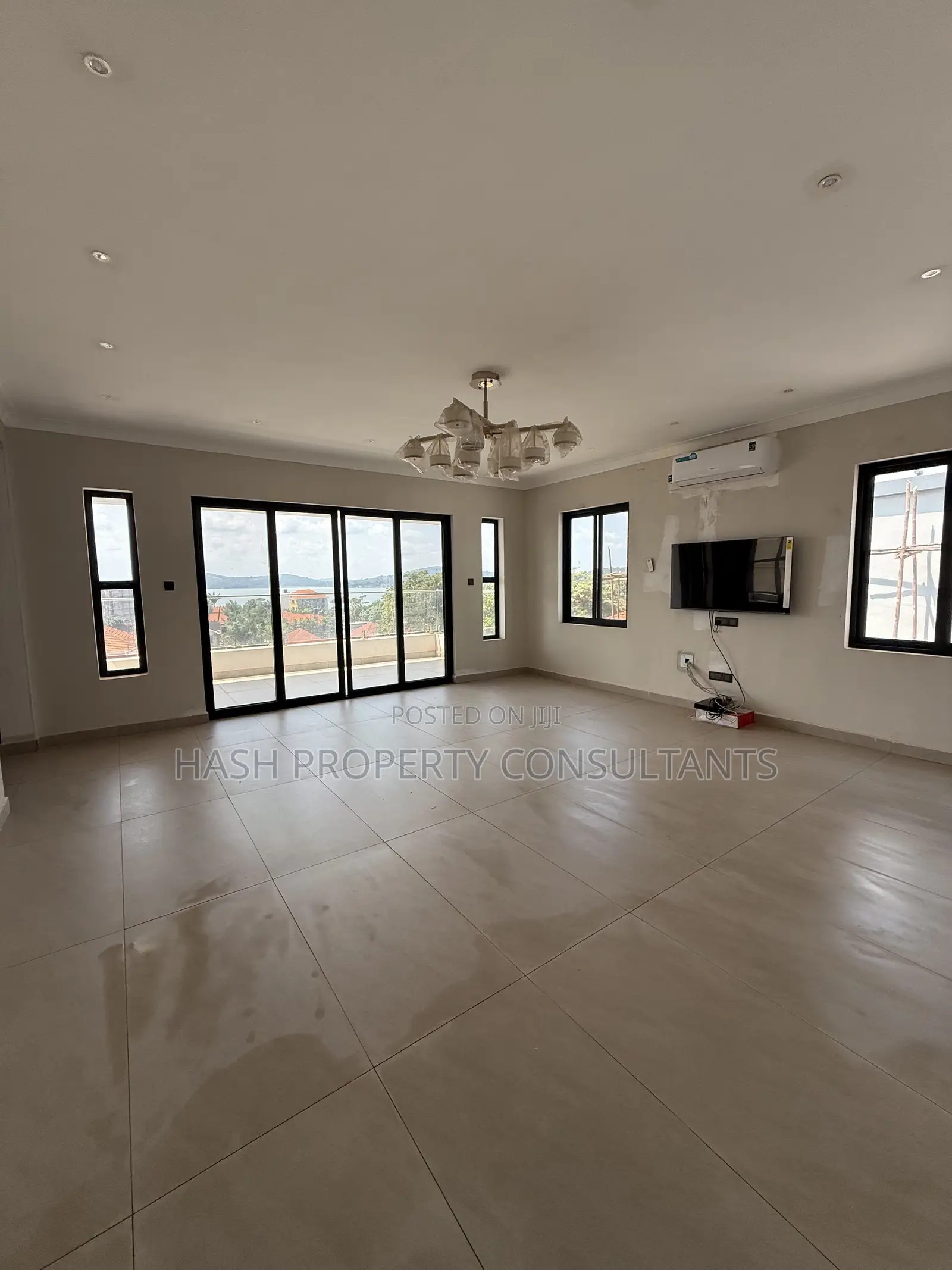6bdrm Villa in Luxe, Central Division for sale