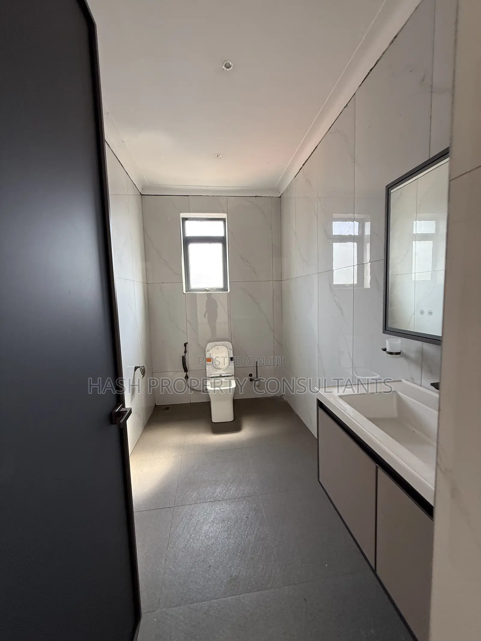 6bdrm Villa in Luxe, Central Division for sale