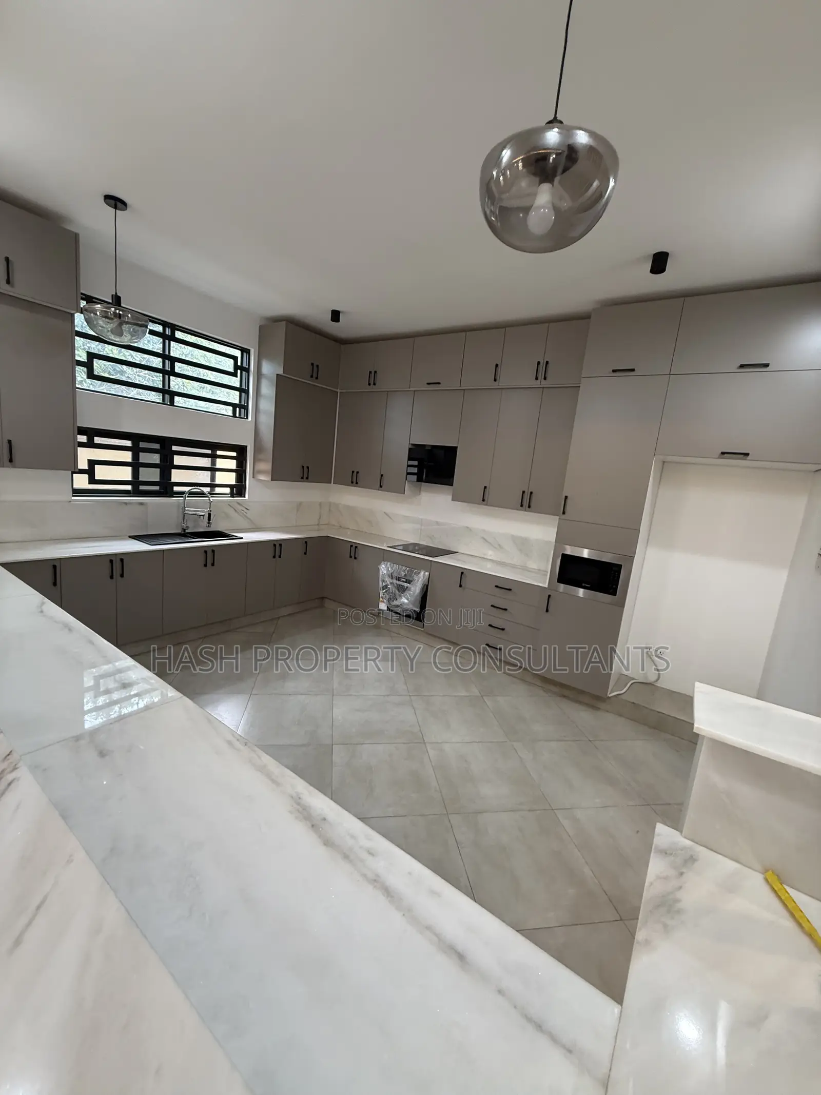 6bdrm Bungalow in Vines, Central Division for sale