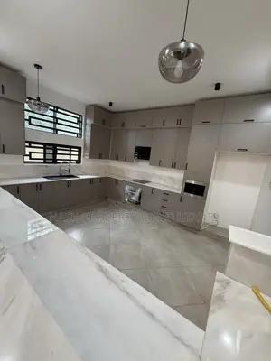 6bdrm Bungalow in Vines, Central Division for sale