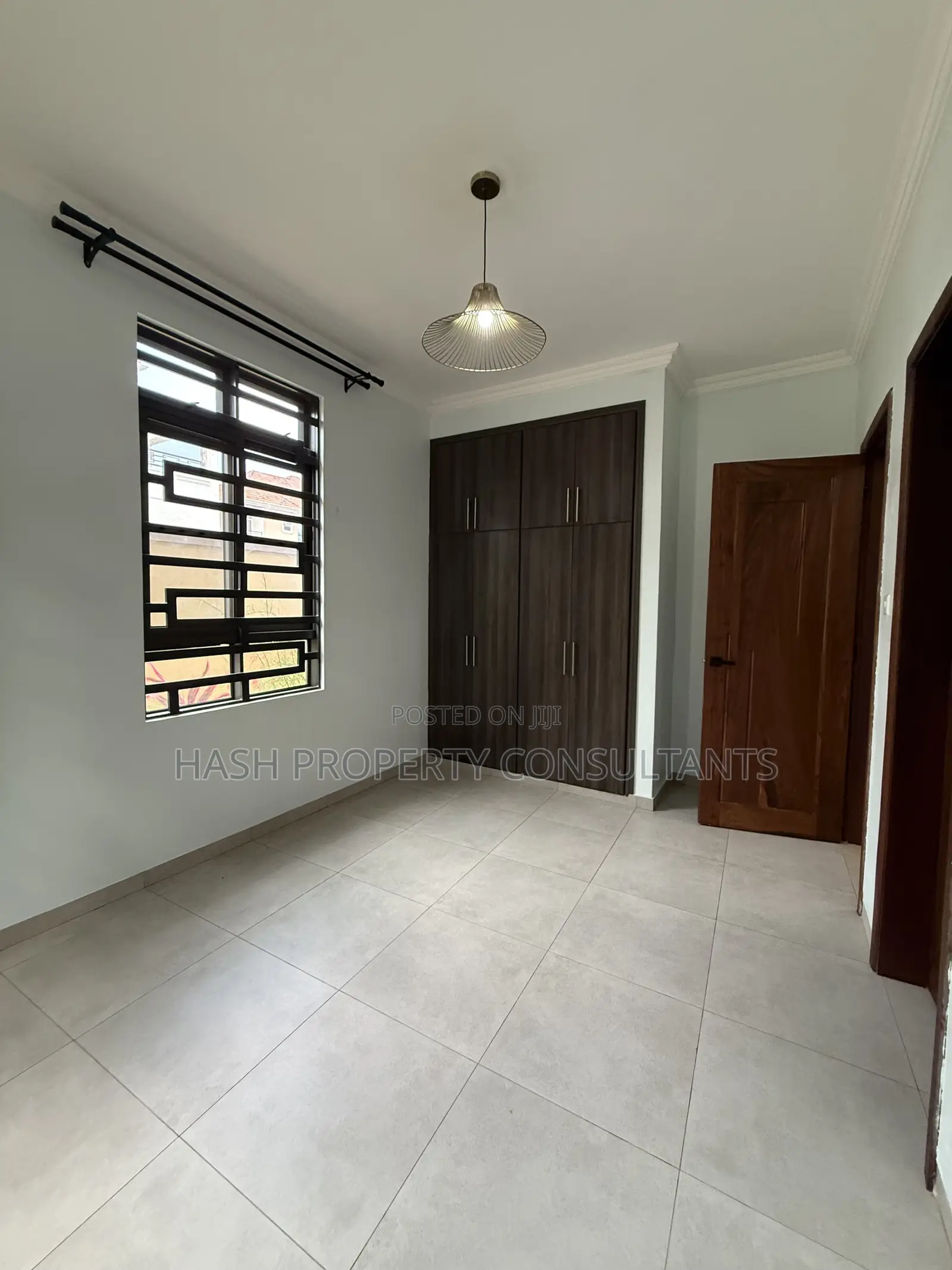 6bdrm Bungalow in Vines, Central Division for sale