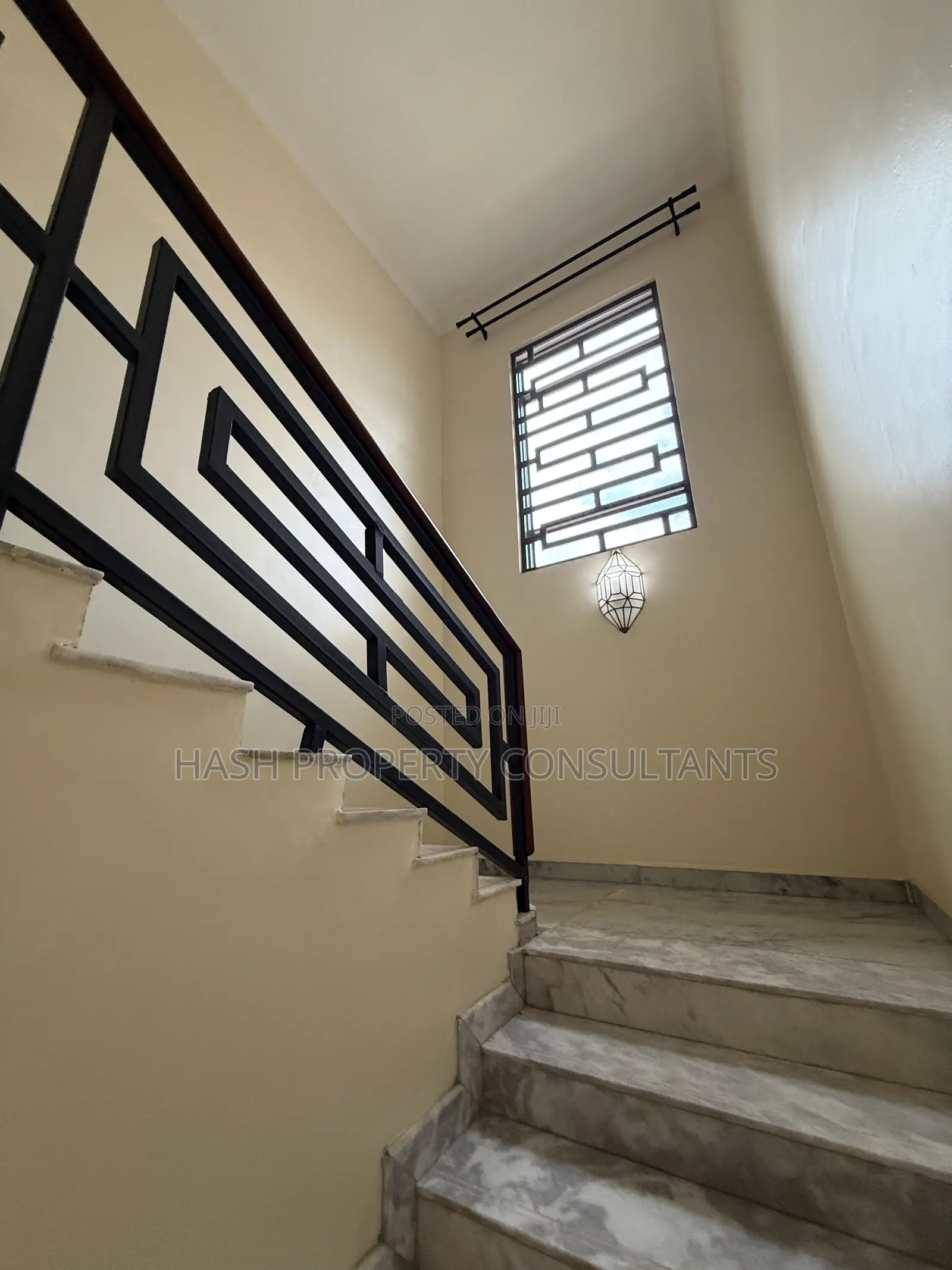 6bdrm Bungalow in Vines, Central Division for sale