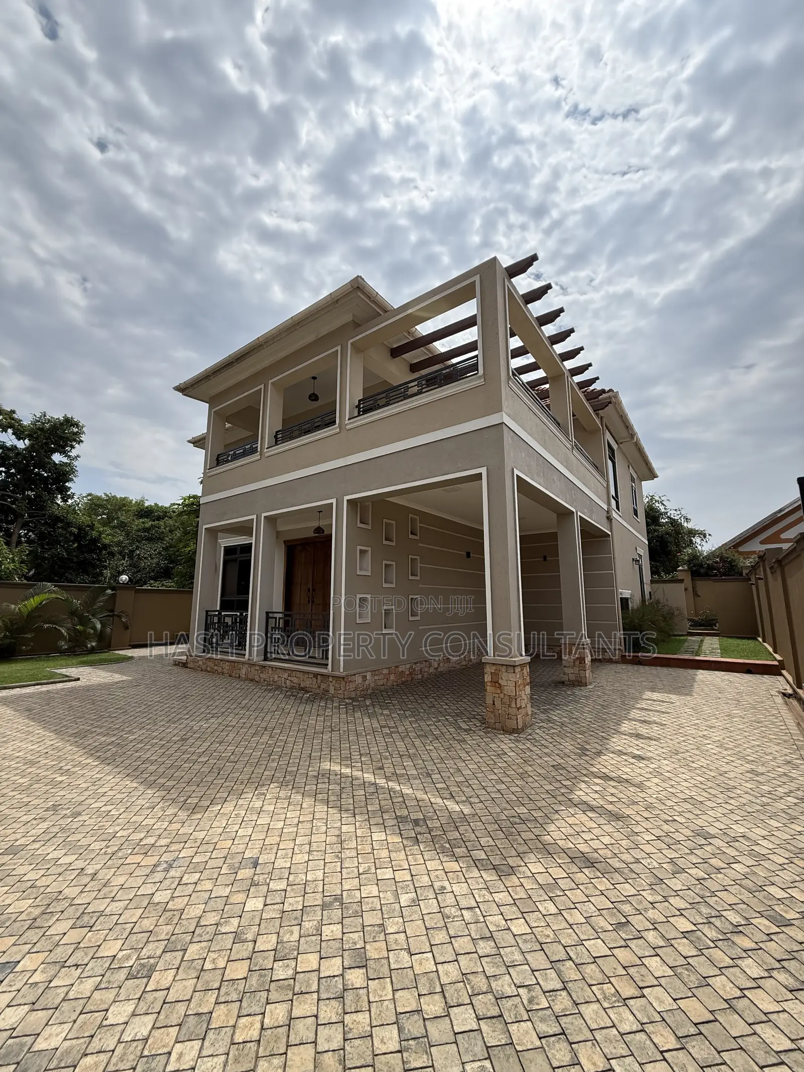 6bdrm Bungalow in Vines, Central Division for sale
