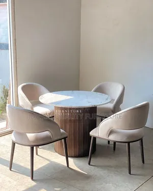 Simple Luxurious Dinning Table