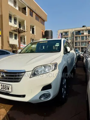 Toyota Vanguard 2009 White