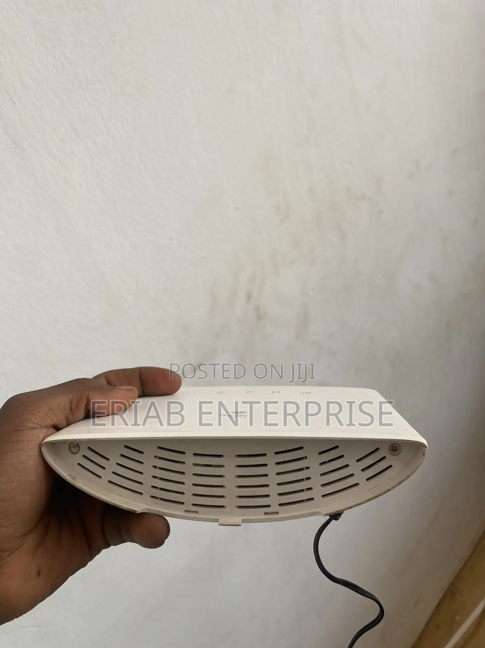 Wi-Fi Router (Sim Card)