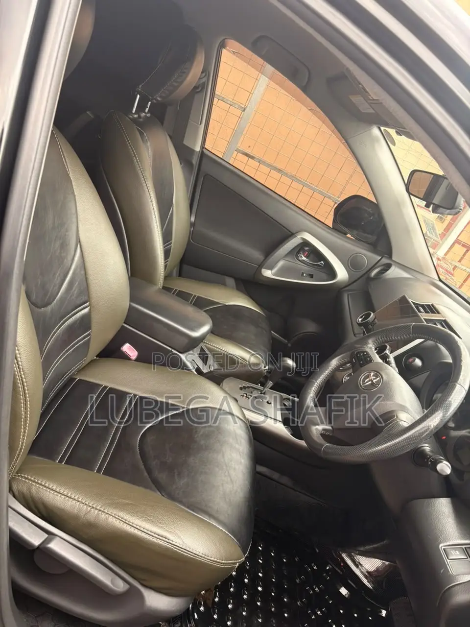 Toyota Vanguard 2010 Black