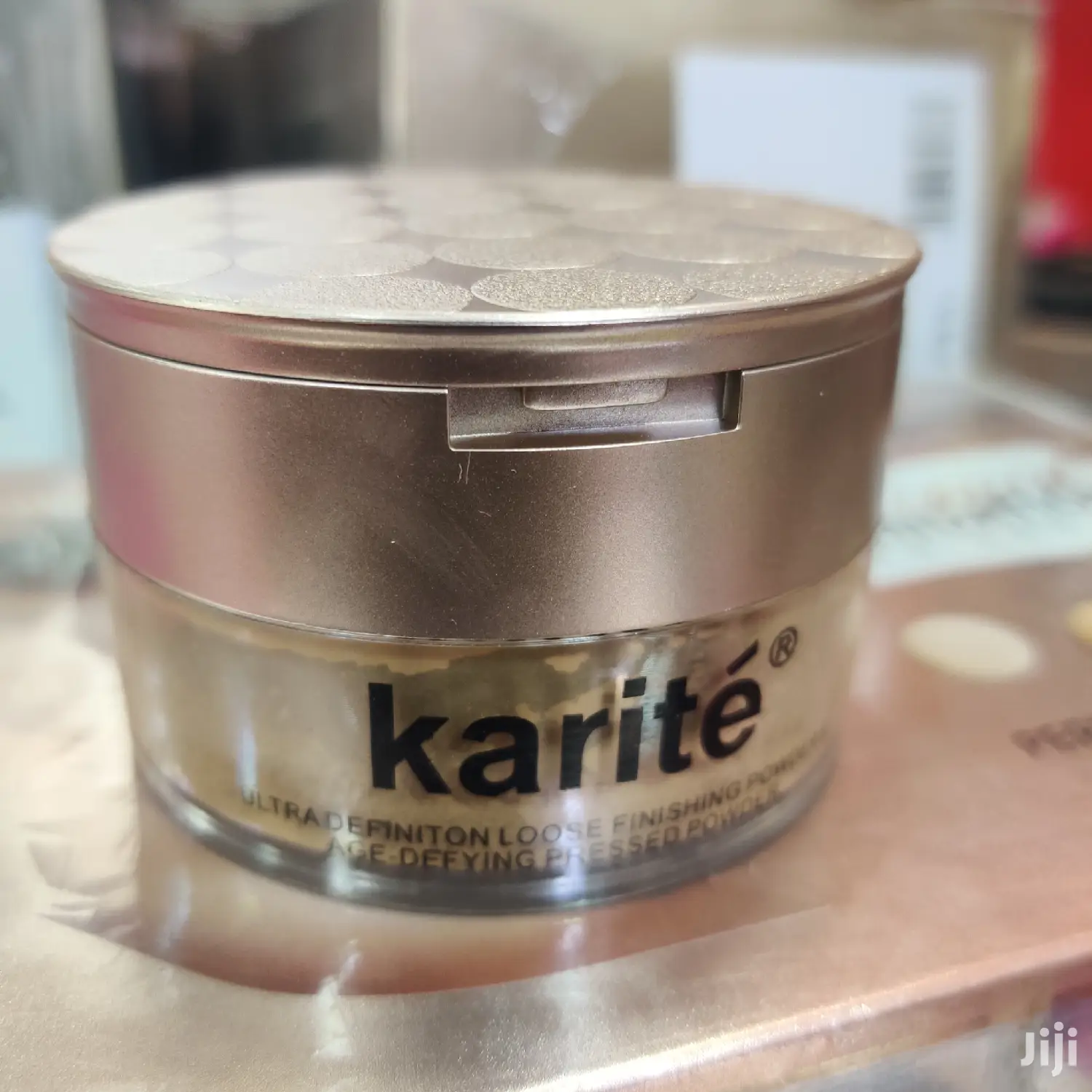 1PC Makeup Loose Finishing Powder Ultra Age Defying Powder.