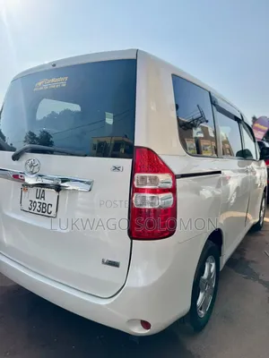Toyota Noah 2010 White