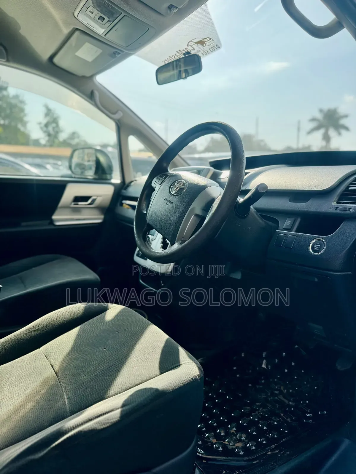 Toyota Noah 2010 White