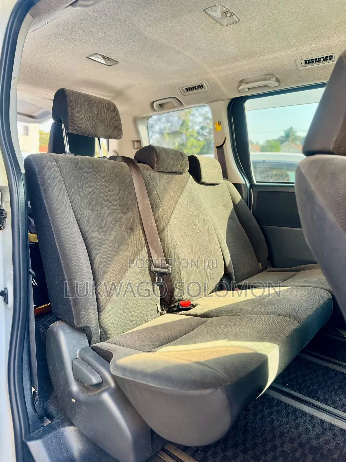 Toyota Noah 2010 White
