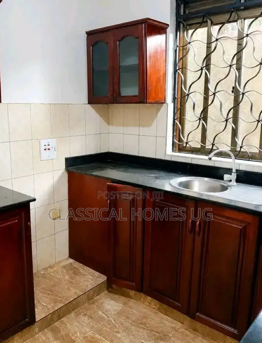 3bdrm Apartment in Mutundwe, Central Division for rent