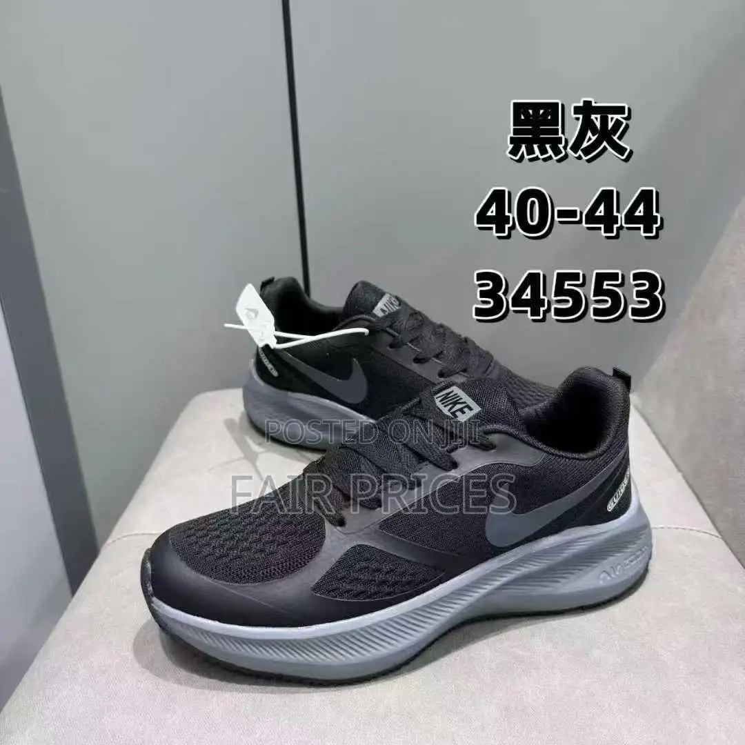 Zoom Runners Black Grey