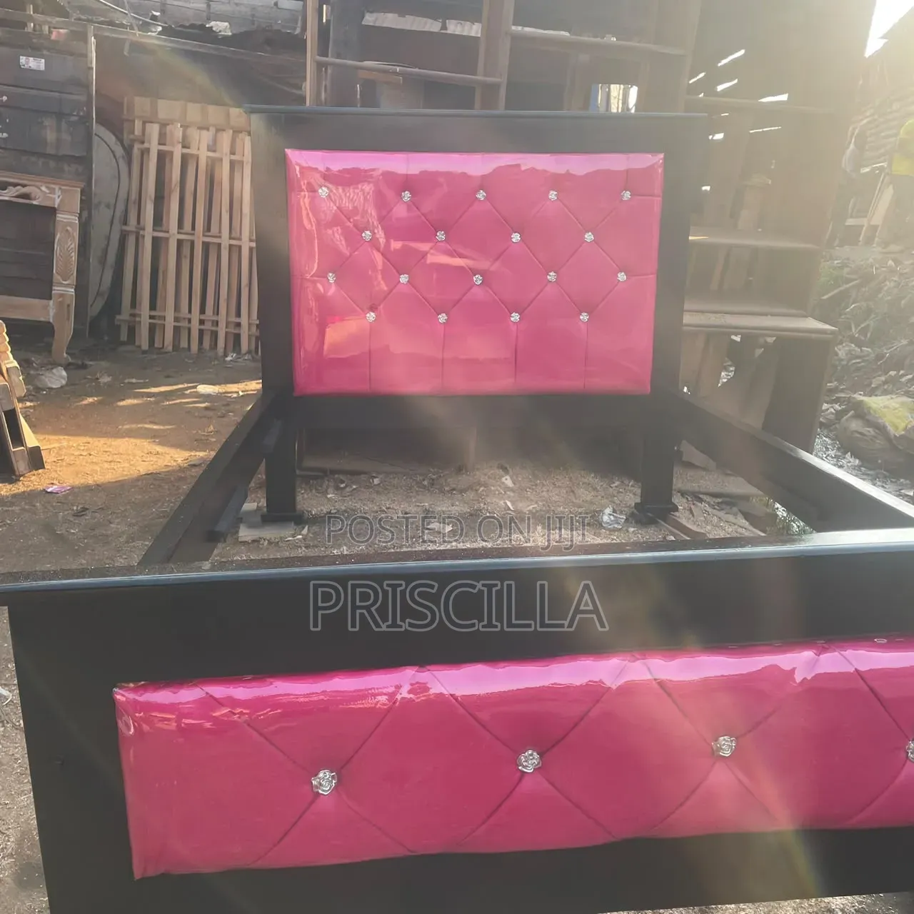 Bed 5by6 Black and Pink