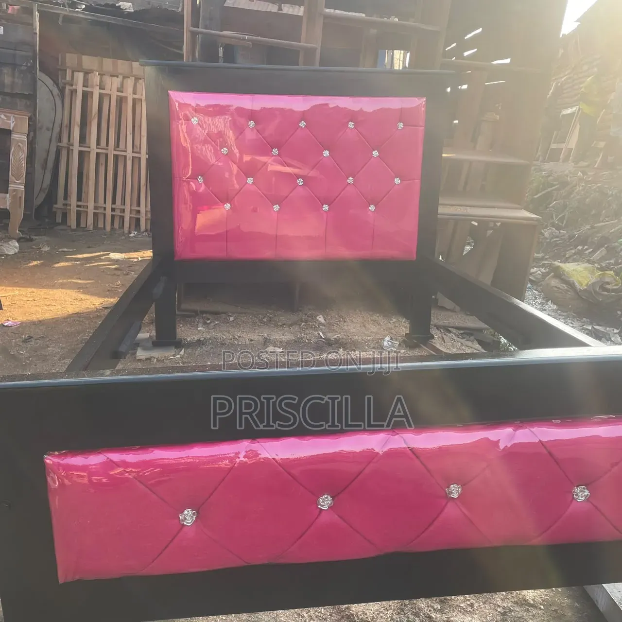 Bed 5by6 Black and Pink