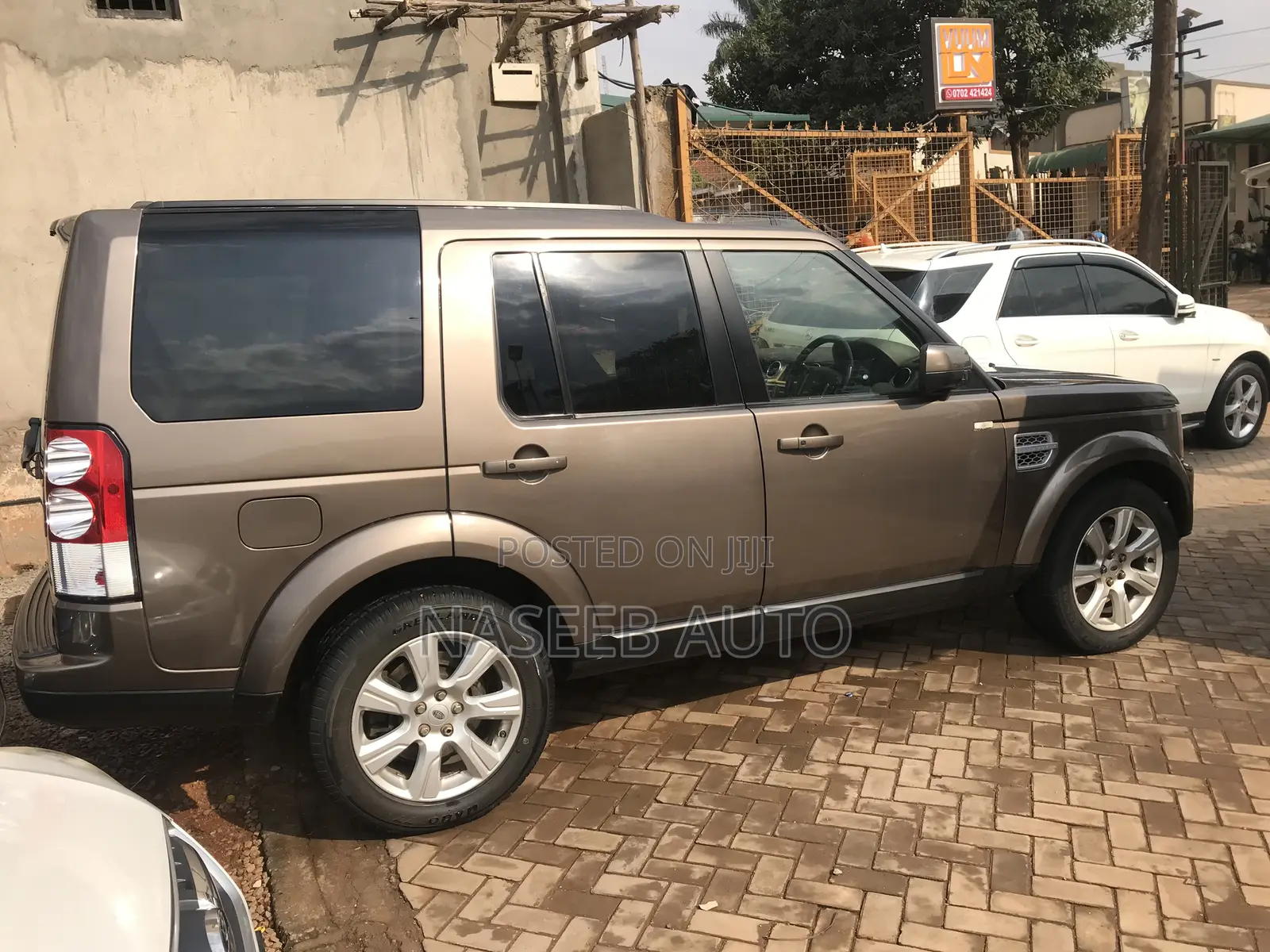 Land Rover Discovery 2014 Gray