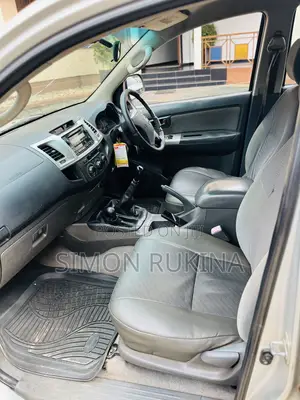 Toyota Hilux 2011 Silver