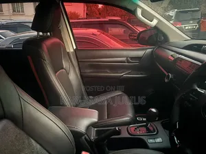 Toyota Hilux 2018 White
