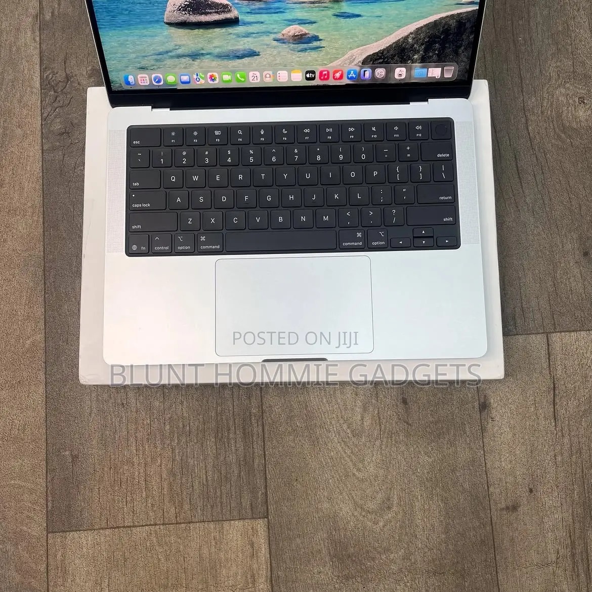 Laptop Apple MacBook Pro 2025 M5 16GB Apple M5 SSD 512GB