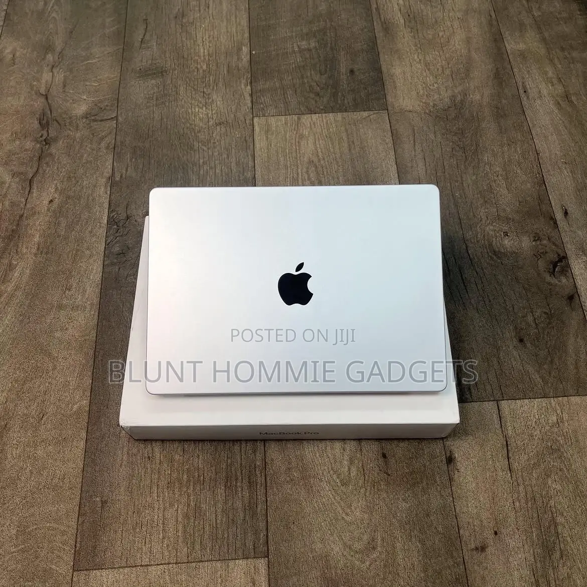 Laptop Apple MacBook Pro 2025 M5 16GB Apple M5 SSD 512GB