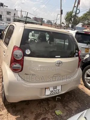 Toyota Passo 2010 Gold