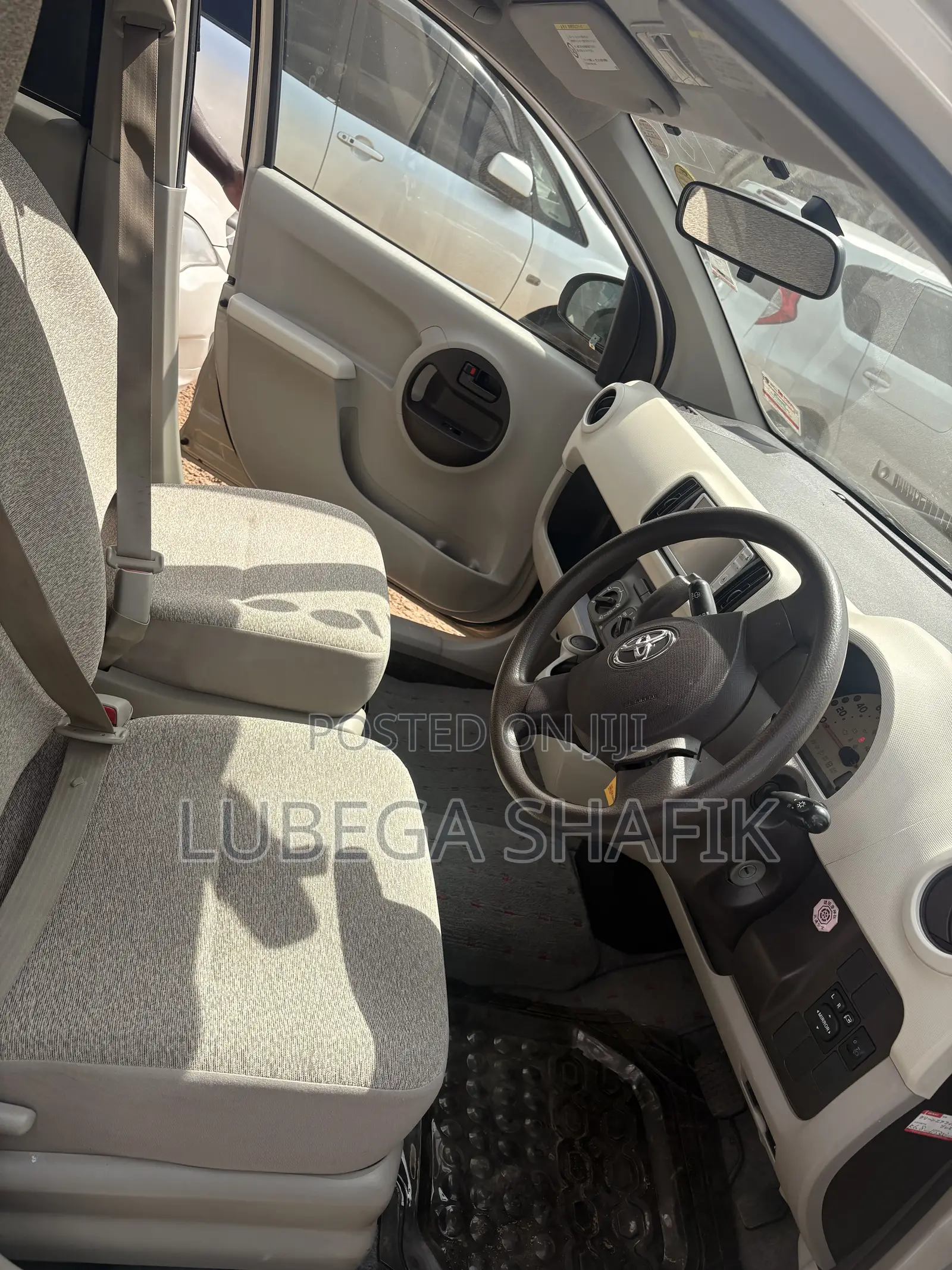 Toyota Passo 2010 Gold